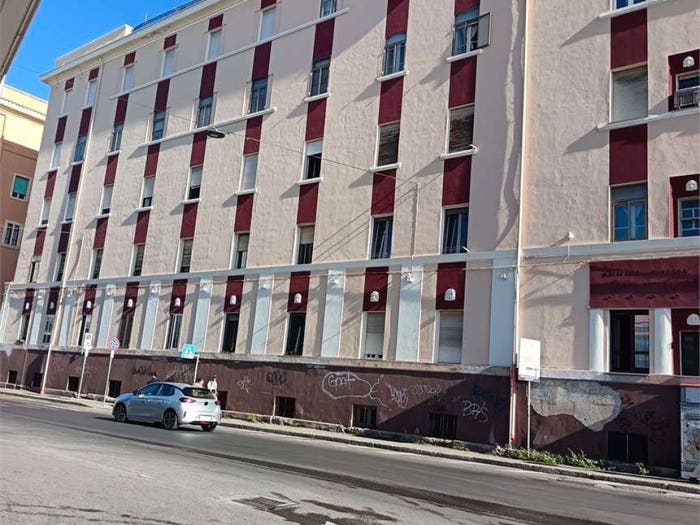 Appartamento quadrilocale in vendita in via Sassari, La Plaia, Cagliari