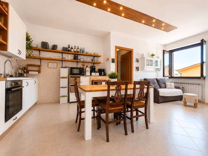 Appartamento trilocale in vendita in via degli zoppi, Centro, Amelia