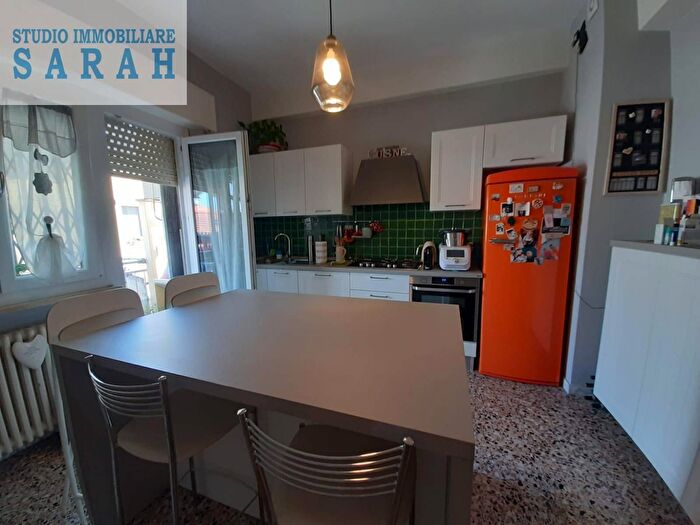 Appartamento con 5 locali in vendita in Via Mameli, Viareggio