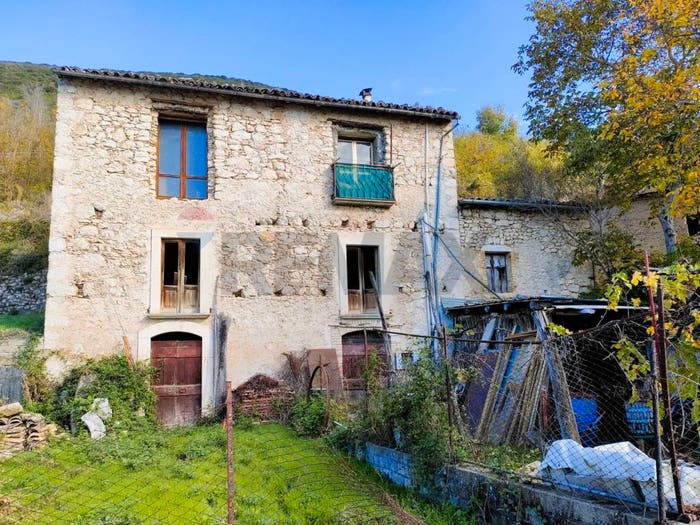 Casa con 6 locali in vendita in Via Centurelli, Centro, San Pio delle Camere
