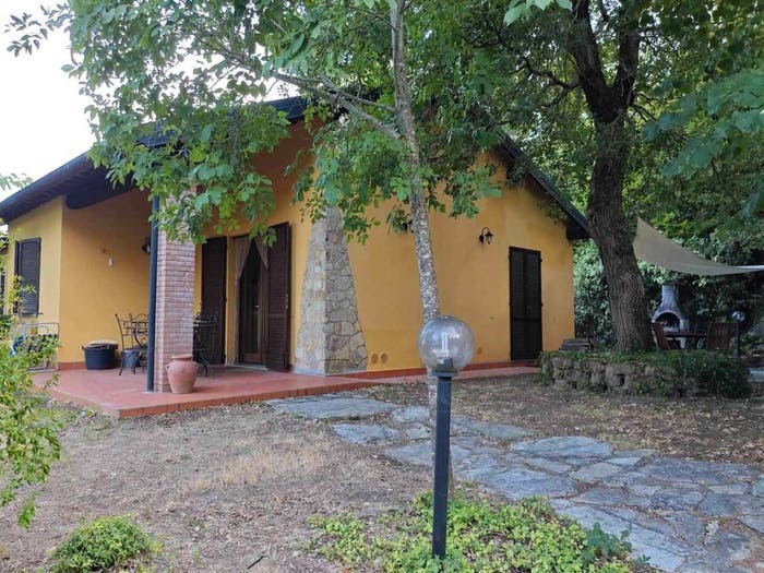 Casa quadrilocale in vendita in Monteverdi Marittimo