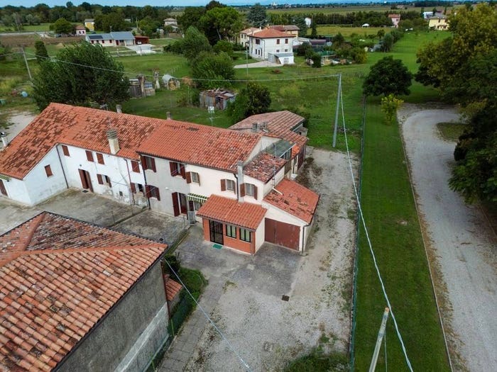 Casa con 5 locali in vendita in Via Ferrarezza, Carmignano, Sant'Urbano