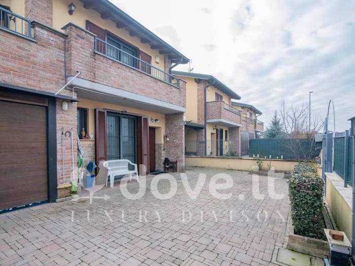 Casa con 5 locali in vendita in Largo Rosario Livatino, Caselle Lurani