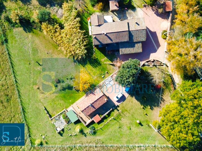 Casa con 6 locali in vendita in Località Podere Noverchia, Chianni