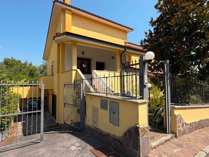 Casa con 5 locali in vendita in Via giro dei pini, Colle Del Fagiano, Capena
