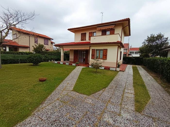 Casa quadrilocale in vendita in Lungomare di Rocca Priora, Marina Di Rocca Priora, Falconara Marittima