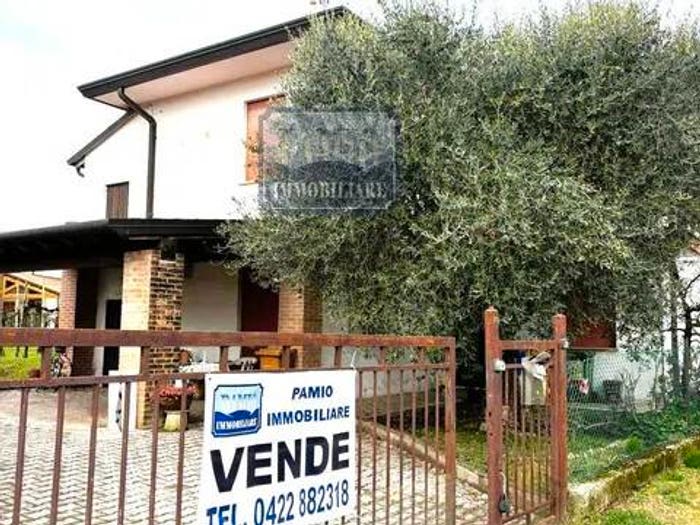 Casa con 6 locali in vendita in Centro, Nervesa della Battaglia