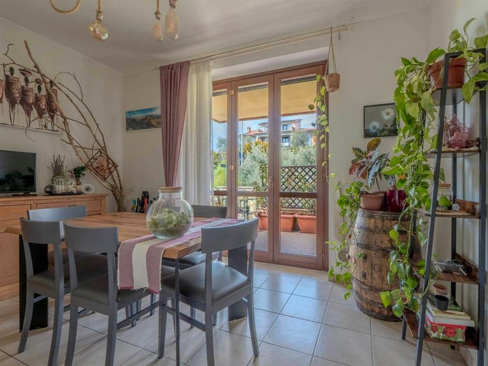 Appartamento quadrilocale in vendita in Strada Provinciale Castelnuovo Berardenga, Centro, Castelnuovo Berardenga