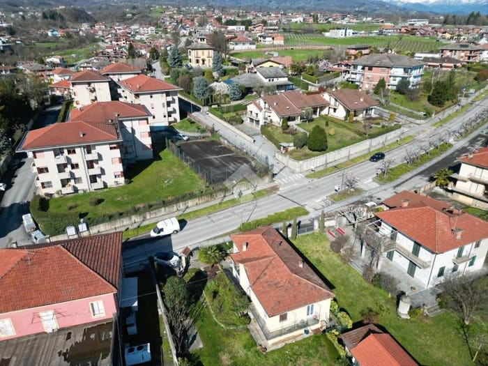 Casa quadrilocale in vendita in Via Bagnolo, Centro, Barge