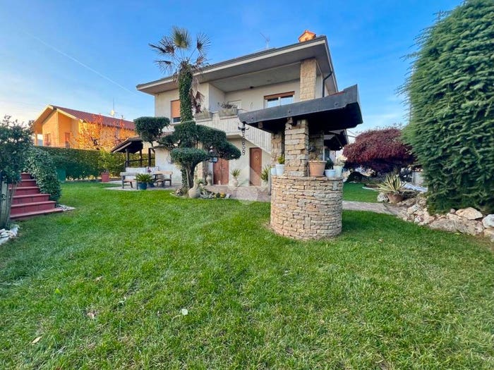 Casa quadrilocale in vendita in Via Risorgimento, Centro, Bonate Sopra