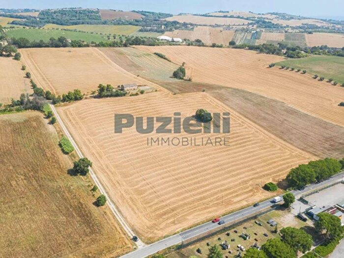 Casa con 6 locali in vendita in Strada Provinciale, Fermo