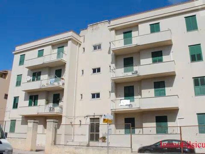 Appartamento con 6 locali in vendita in Via Statale, Centro, Ispica