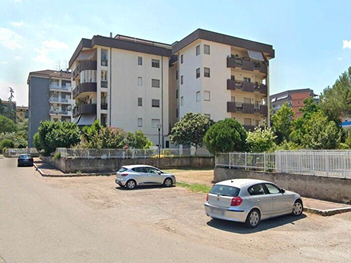 Appartamento con 6 locali in vendita in viale cosmai, Panebianco Tribunale, Cosenza