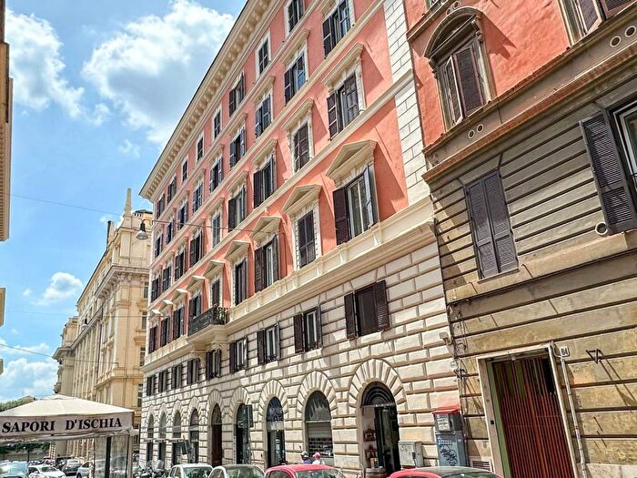 Appartamento trilocale in vendita in Via Marche, Vittorio Veneto, Roma