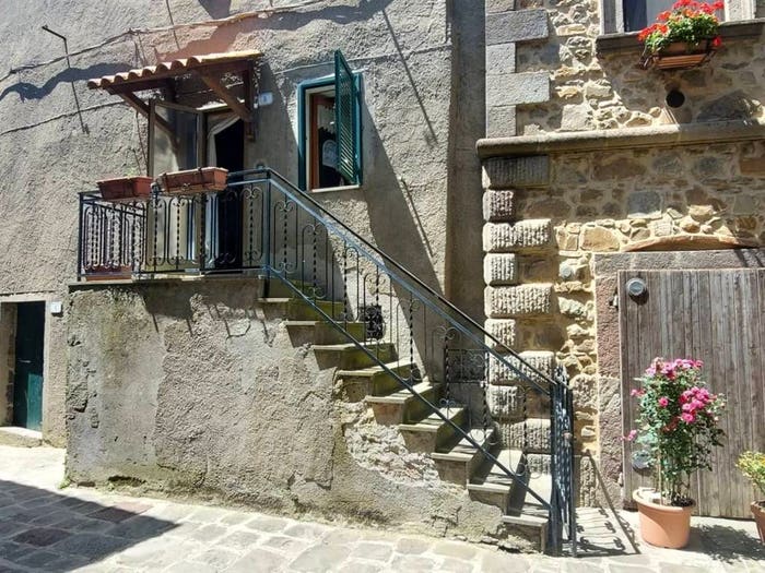 Casa con 6 locali in vendita in Arcidosso