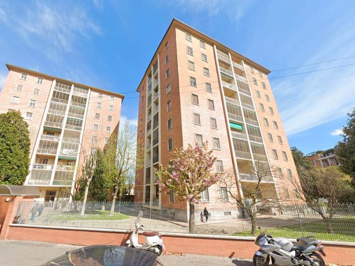 Appartamento trilocale in vendita in Via Bordighera, Famagosta, Milano