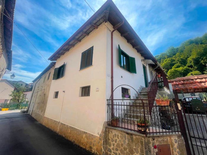Casa trilocale in vendita in Via Nittardi, Centro, Vignolo