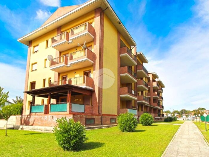 Appartamento quadrilocale in vendita in Via cherubini, Centro, Alba Adriatica
