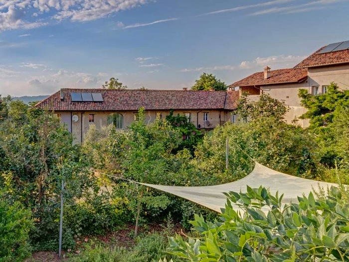 Casa con 5 locali in vendita in Cortemilia