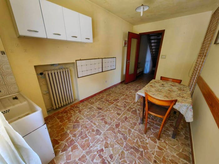 Appartamento quadrilocale in vendita in Via Regina Elena, Fraisse, Usseaux