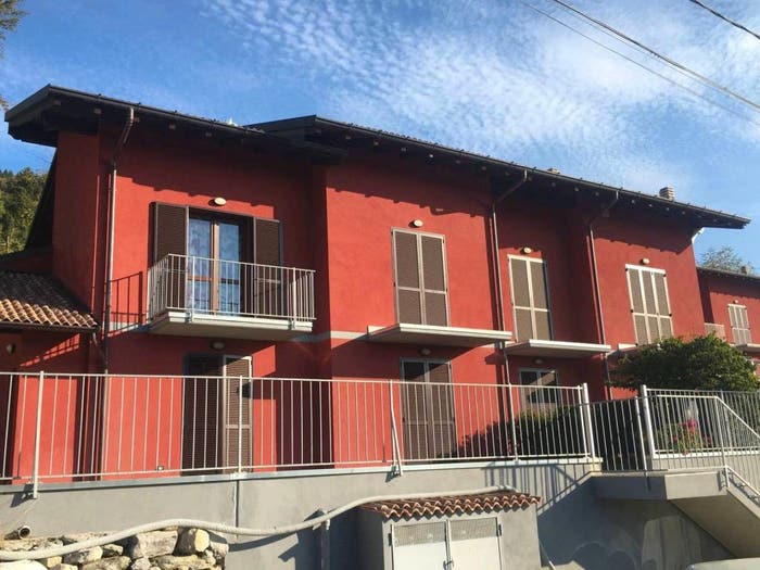 Appartamento trilocale in vendita in Via Novembre, Lanzo D'Intelvi, Alta Valle Intelvi