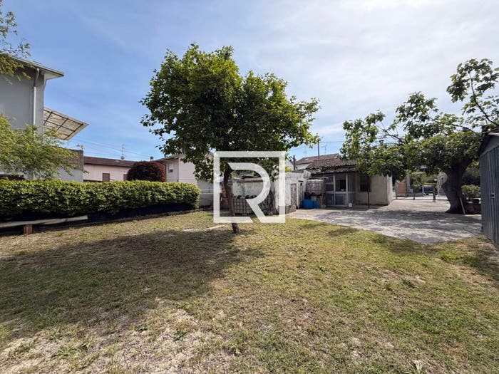 Casa trilocale in vendita in DELLO ZUCCHERIFICIO, Centro Storico, Ravenna