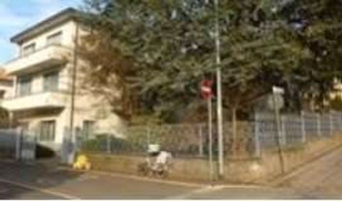 Appartamento quadrilocale in vendita in Via Lario, Semicentro, Cantù