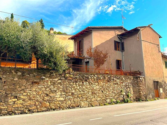 Casa con 6 locali in vendita in Via Mugellese, La Querce, Prato