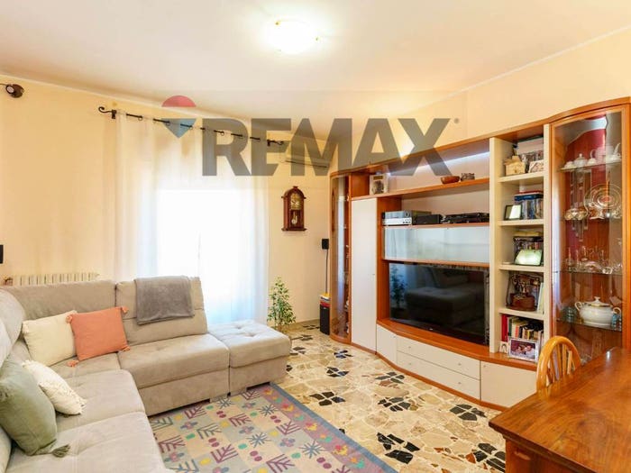 Casa con 6 locali in vendita in Corso Kennedy, Troina
