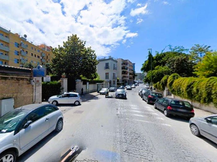Appartamento trilocale in vendita in via MANZONI, Posillipo, Napoli