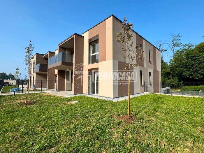 Appartamento bilocale in vendita in Via Brughiere, Beregazzo con Figliaro