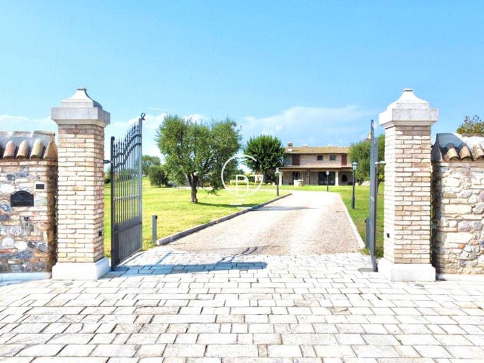 Casa con 5 locali in vendita in Via Massoni, Peschiera del Garda
