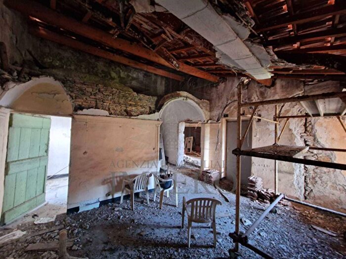 Casa con 5 locali in vendita in Via Dritta, Vallecrosia Alta, Vallecrosia