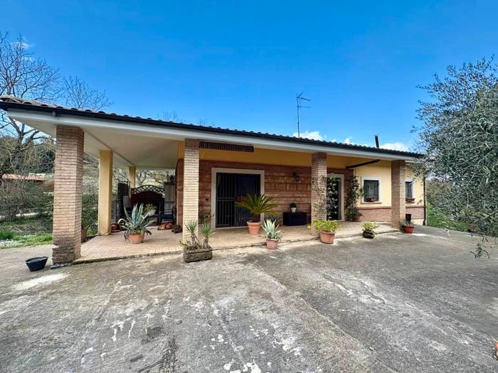 Casa con 5 locali in vendita in Via Sandro Pertini, Scalo Ferroviario, Sant'Agapito