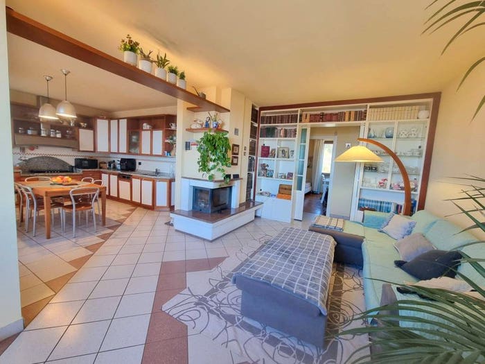 Appartamento con 5 locali in vendita in Montespertoli