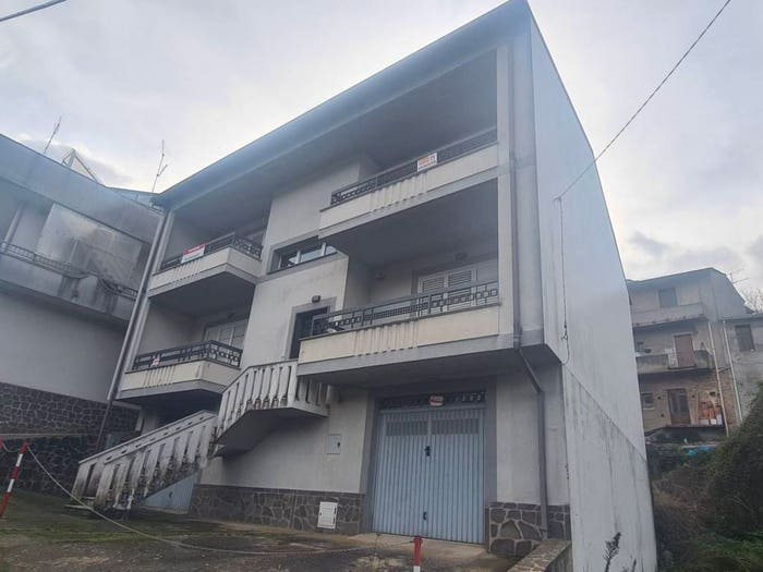Casa con 6 locali in vendita in Via Campo, Galatro