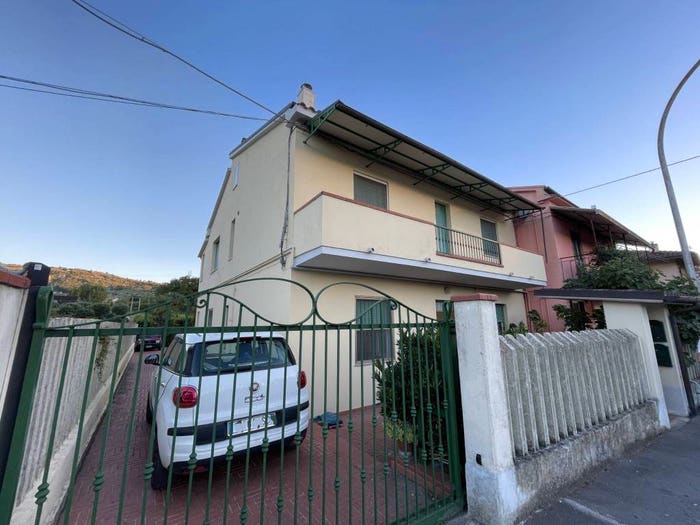 Casa con 6 locali in vendita in Via Aterno, Chieti Città, Chieti