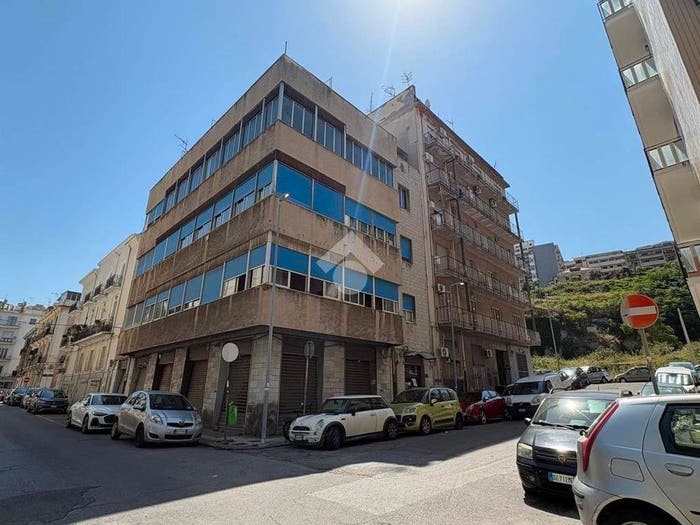 Appartamento trilocale in vendita in VIA MAFFEI, Tirone, Messina