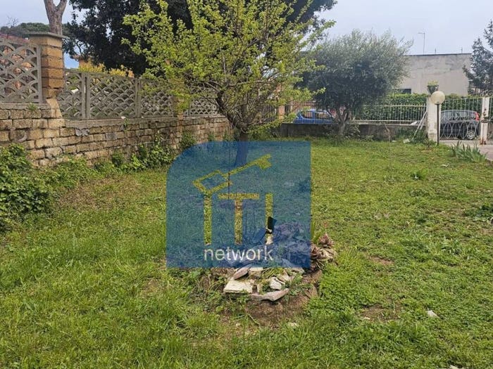 Appartamento trilocale in vendita in Via del Biancospino, Lido dei Pini, Anzio