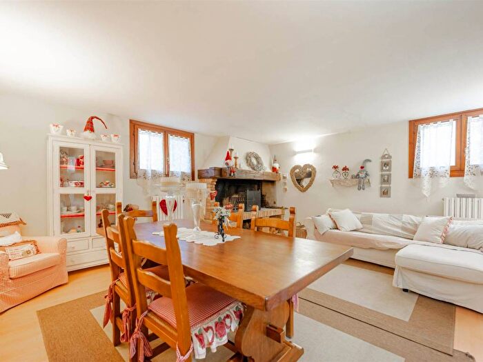 Casa con 6 locali in vendita in Via Palladio, Centro, Veggiano