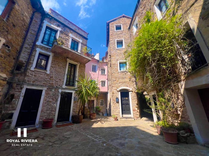 Appartamento trilocale in vendita in Piazza Castello, Perinaldo