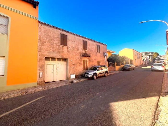 Casa con 6 locali in vendita in Via Dante Alighieri, Villanovafranca