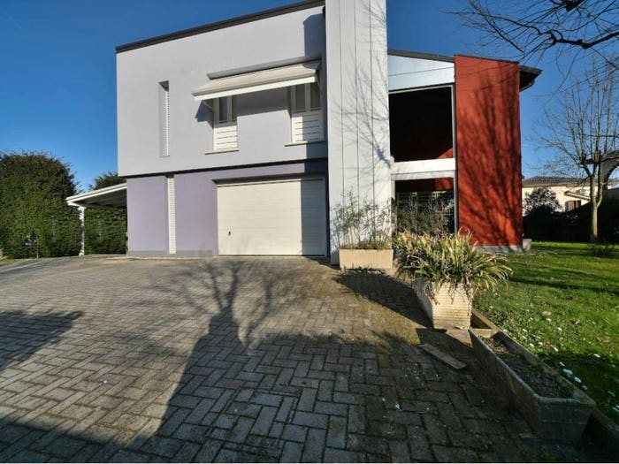 Casa con 6 locali in vendita in Via Papa Giovanni XXIII, Centro, Fabbrico
