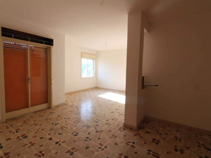 Appartamento con 6 locali in vendita in VIA TINTORETTO, Lentini