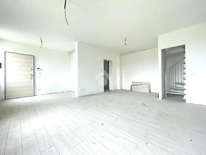 Appartamento trilocale in vendita in Via Dosso Baroardo, Castelverde