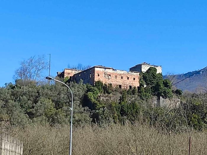 Casa con 6 locali in vendita in Fisciano