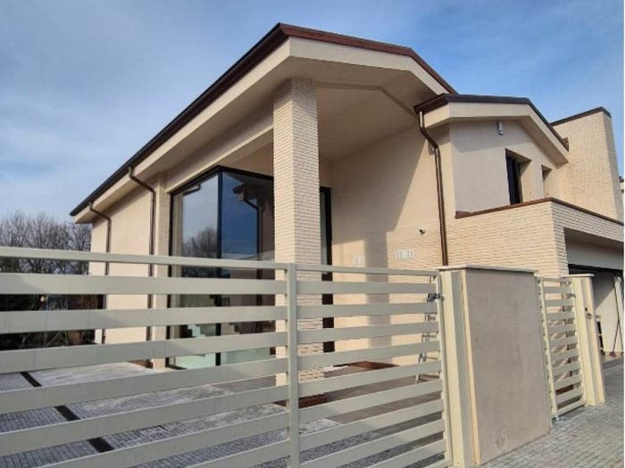 Casa con 5 locali in vendita in Via Novembre, Manara Cavagnari, Parma