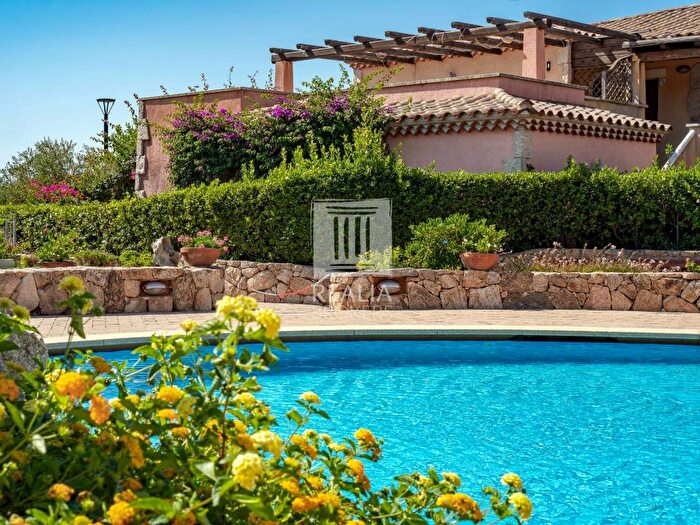 Casa trilocale in vendita in Via Guglielmo Marconi, Golfo Aranci