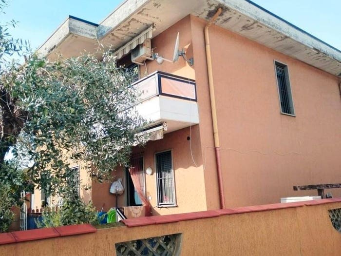 Casa con 6 locali in vendita in Marina di Massa Centro, Massa