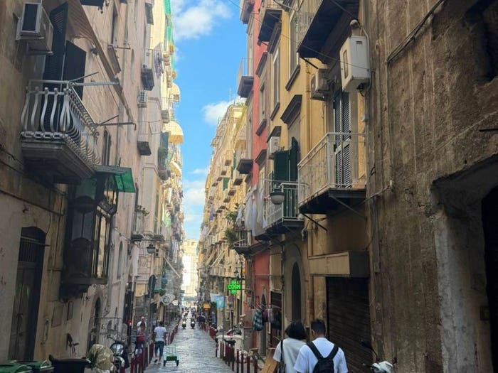 Appartamento trilocale in vendita in Via Nardones, Quartieri Spagnoli, Napoli